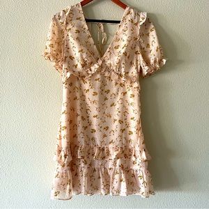 Sweet Pot_ NWT Australian Brand Peach Floral dress.